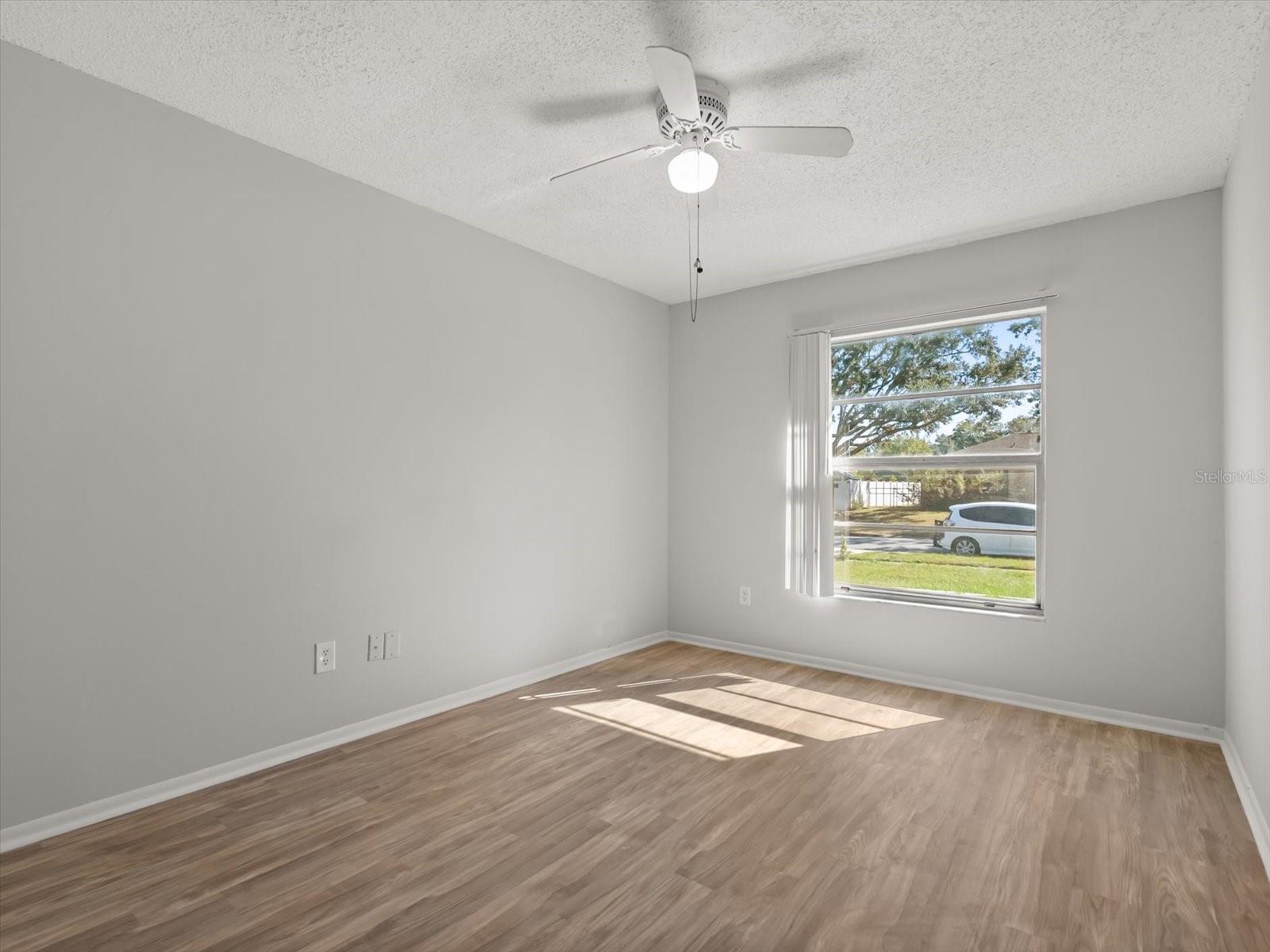 Image 15 of 37 For 387 Iowa Woods Circle W