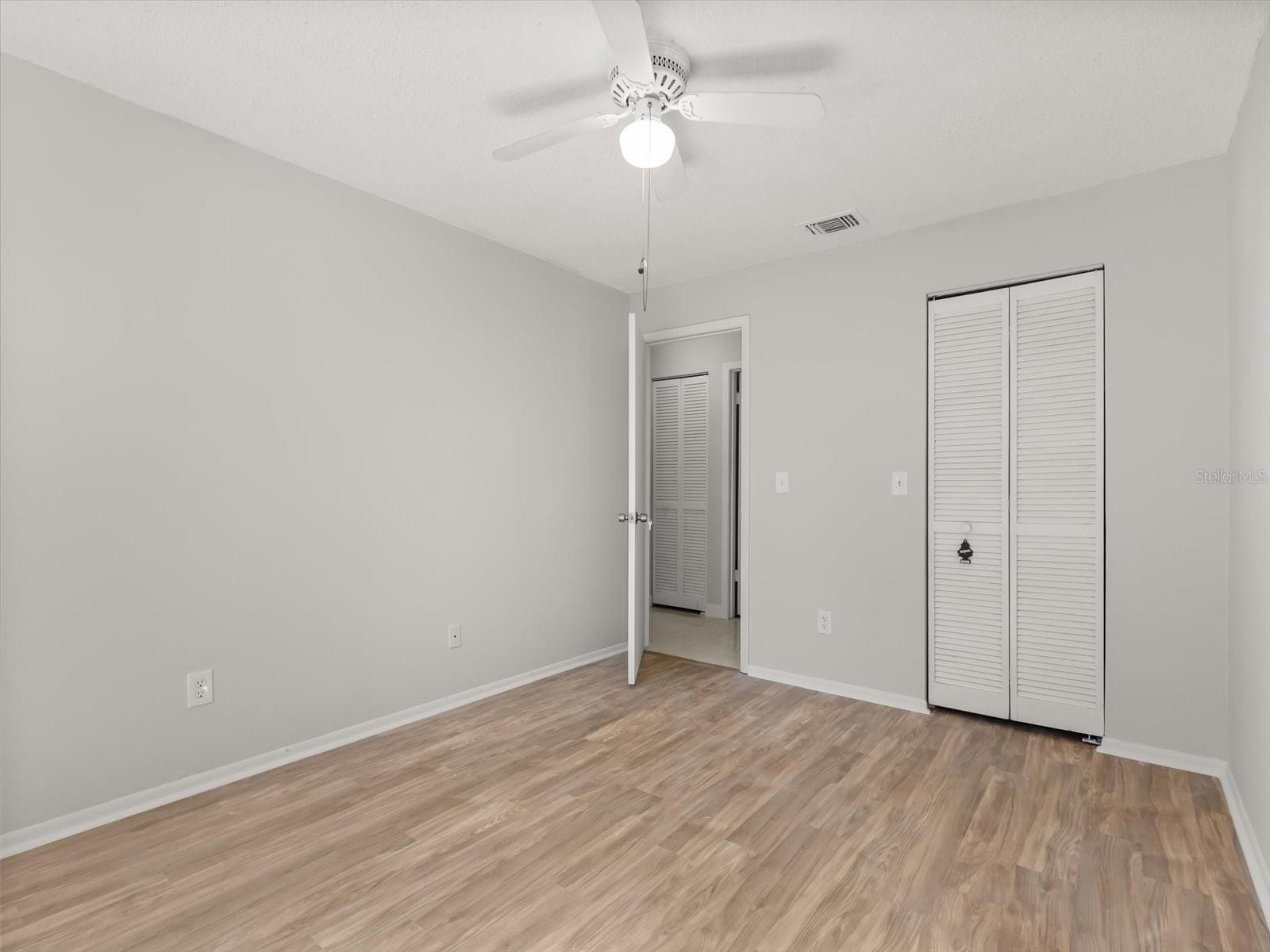 Image 16 of 37 For 387 Iowa Woods Circle W