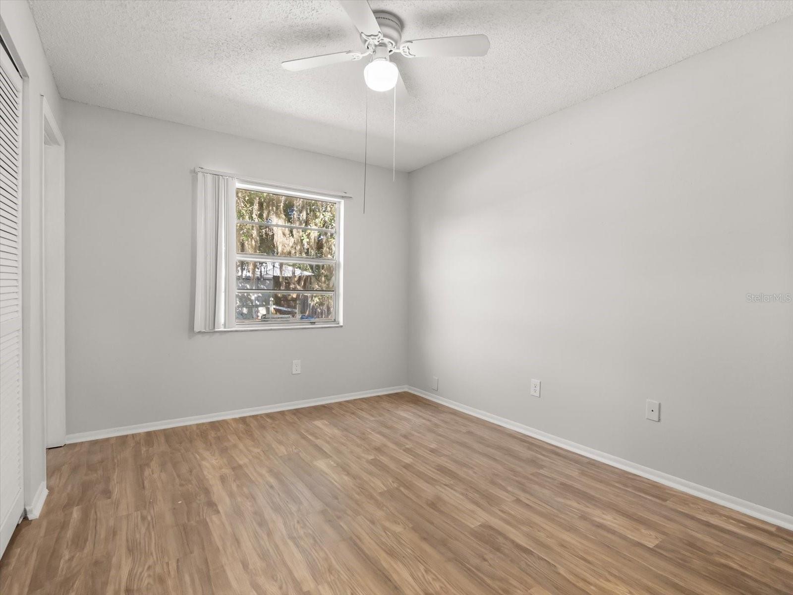 Image 17 of 37 For 387 Iowa Woods Circle W