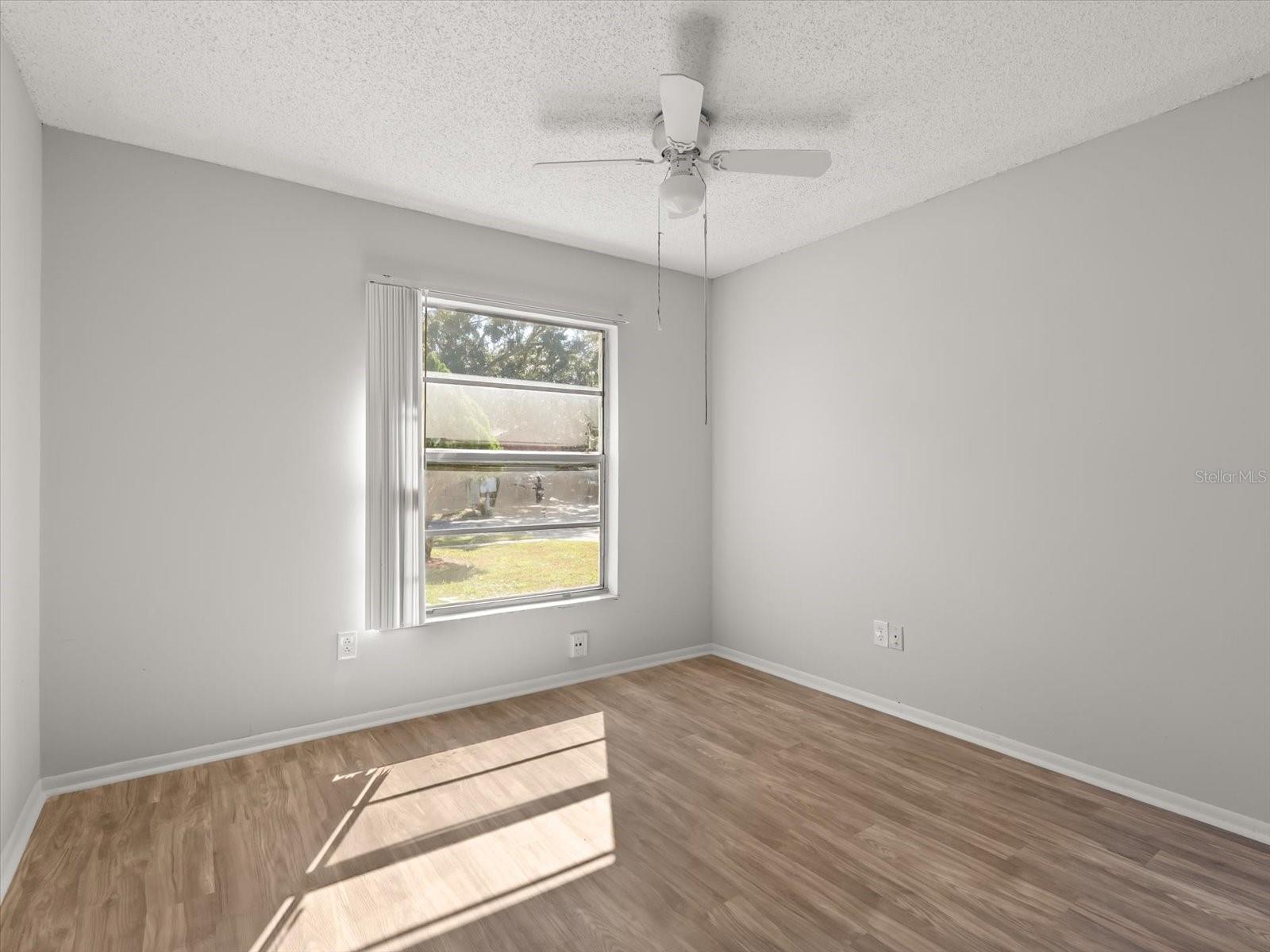 Image 20 of 37 For 387 Iowa Woods Circle W