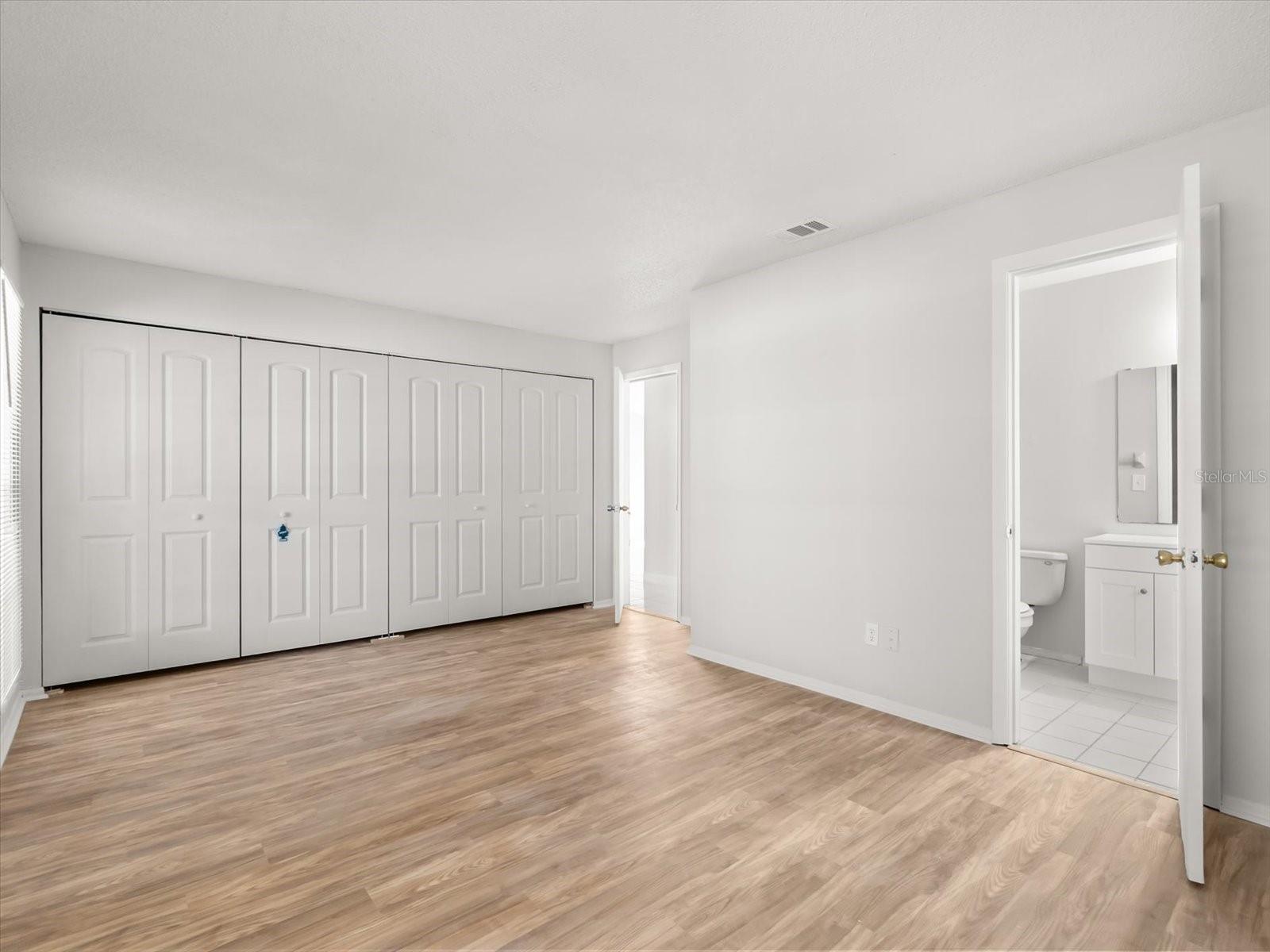 Image 23 of 37 For 387 Iowa Woods Circle W