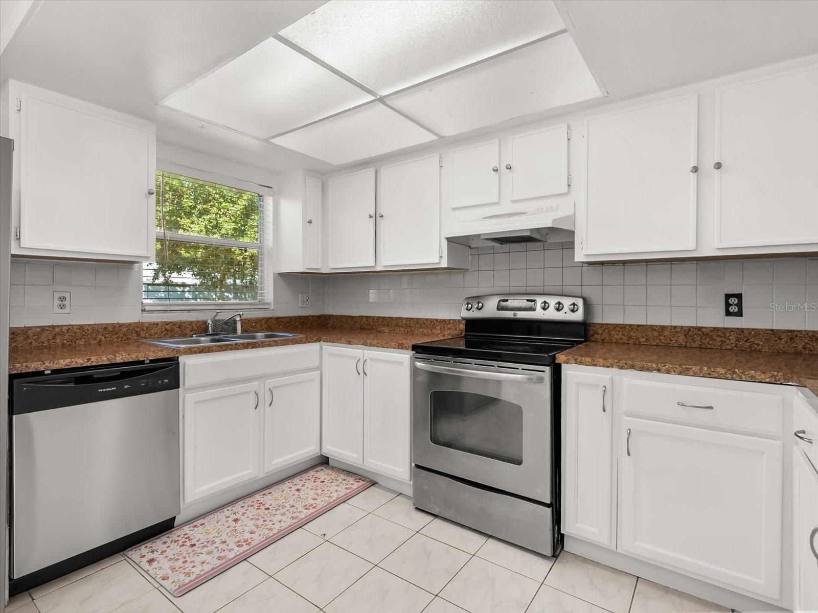 Image 27 of 37 For 387 Iowa Woods Circle W