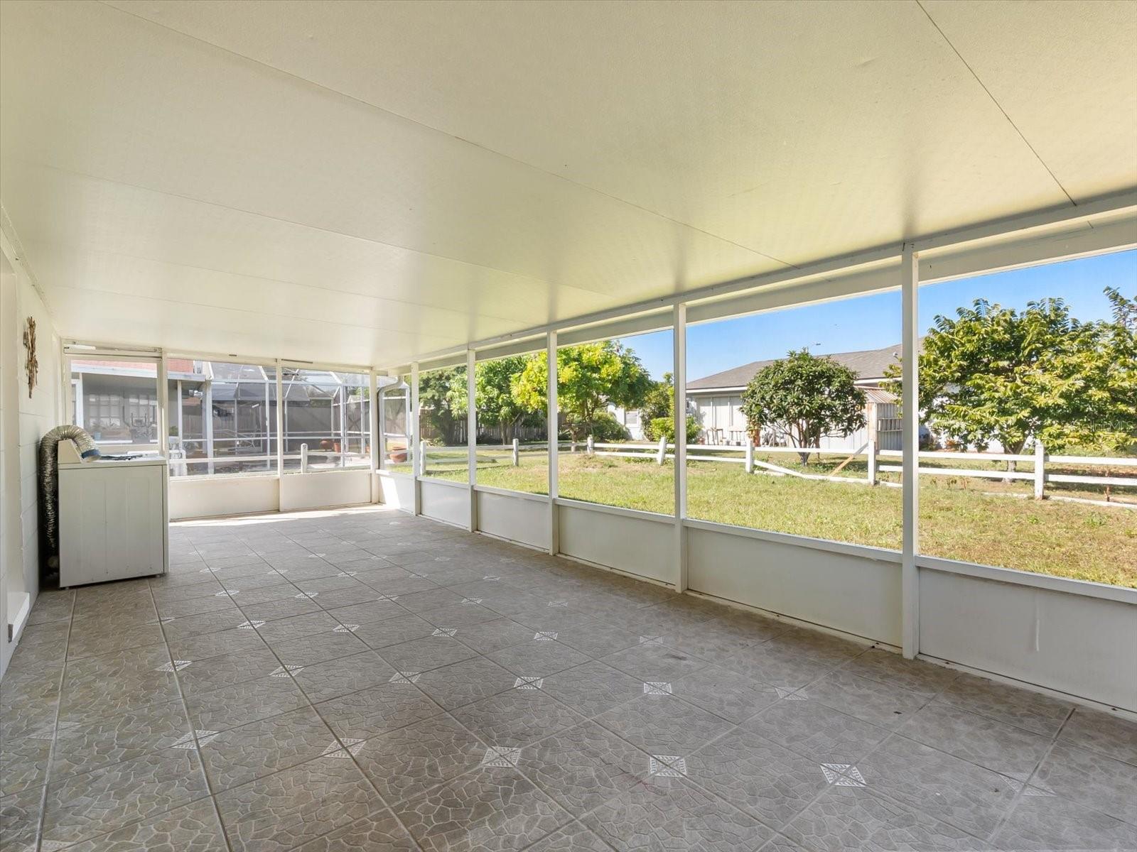 Image 31 of 37 For 387 Iowa Woods Circle W