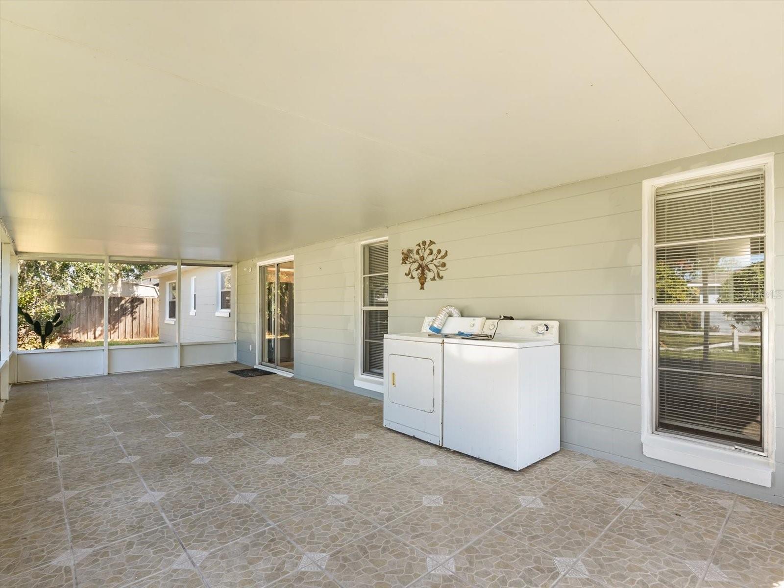 Image 32 of 37 For 387 Iowa Woods Circle W