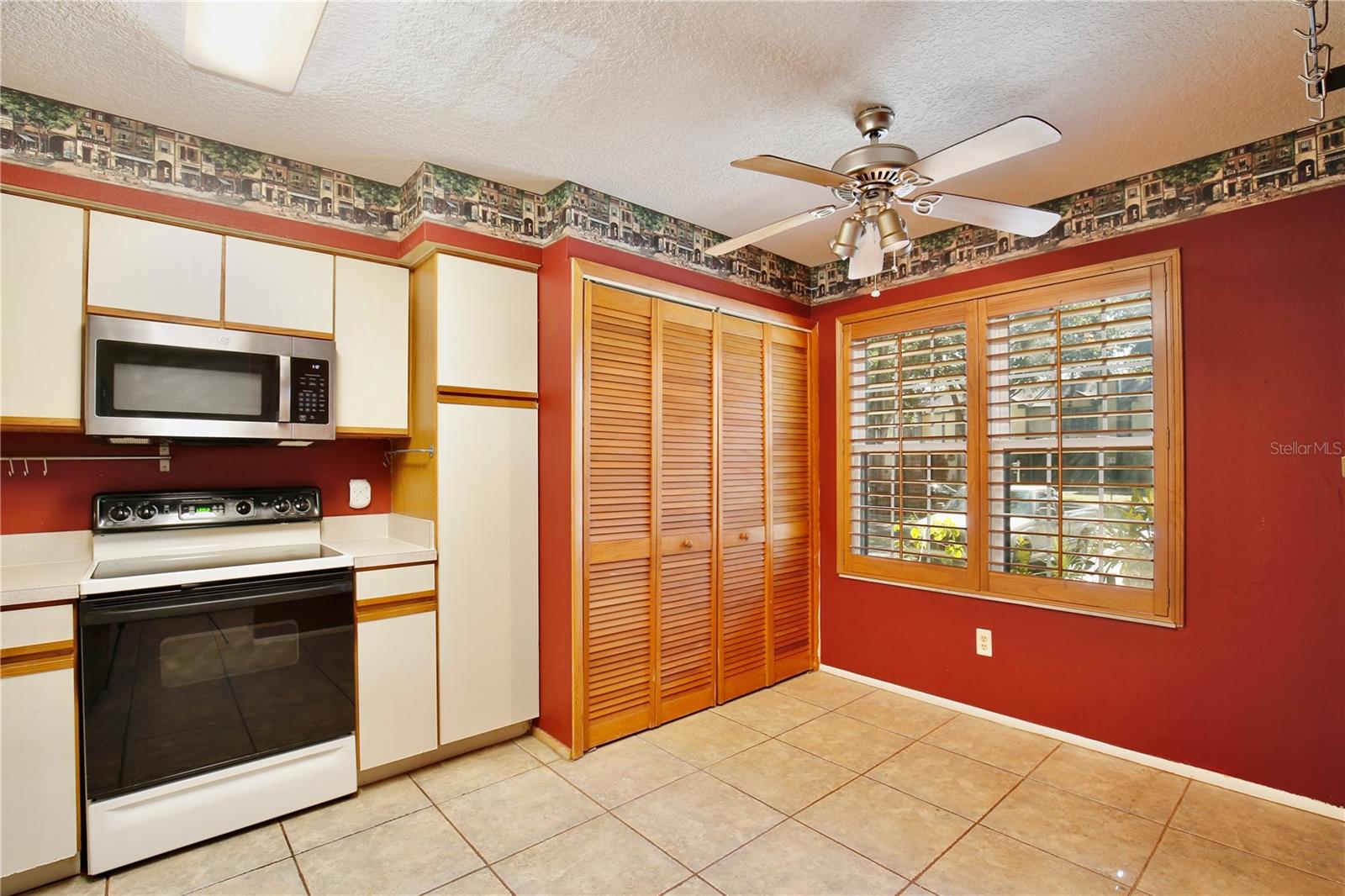 Image 4 of 35 For 2924 Harbour Grace Court