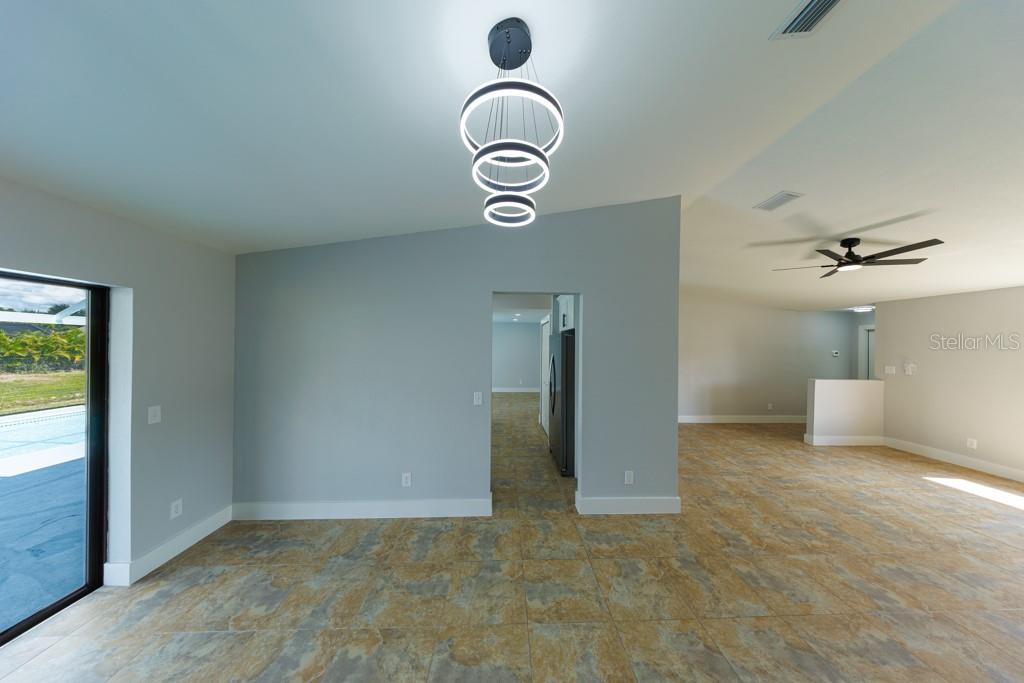 Image 21 of 50 For 1136 Yachtsman Lane