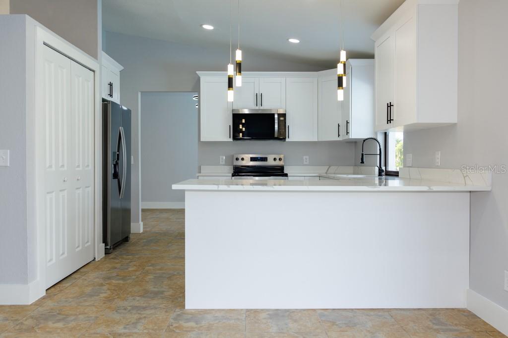 Image 25 of 50 For 1136 Yachtsman Lane