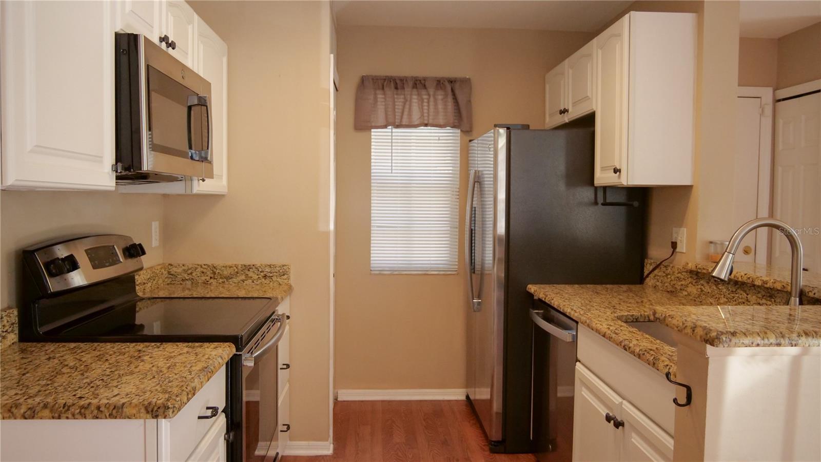 Image 15 of 40 For 964 Helmsle Court 100