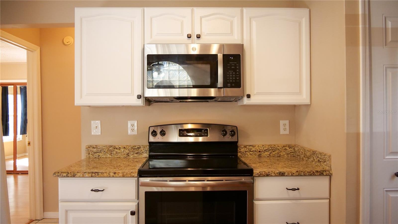 Image 16 of 40 For 964 Helmsle Court 100