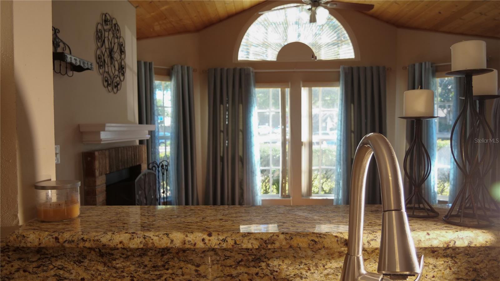 Image 18 of 40 For 964 Helmsle Court 100