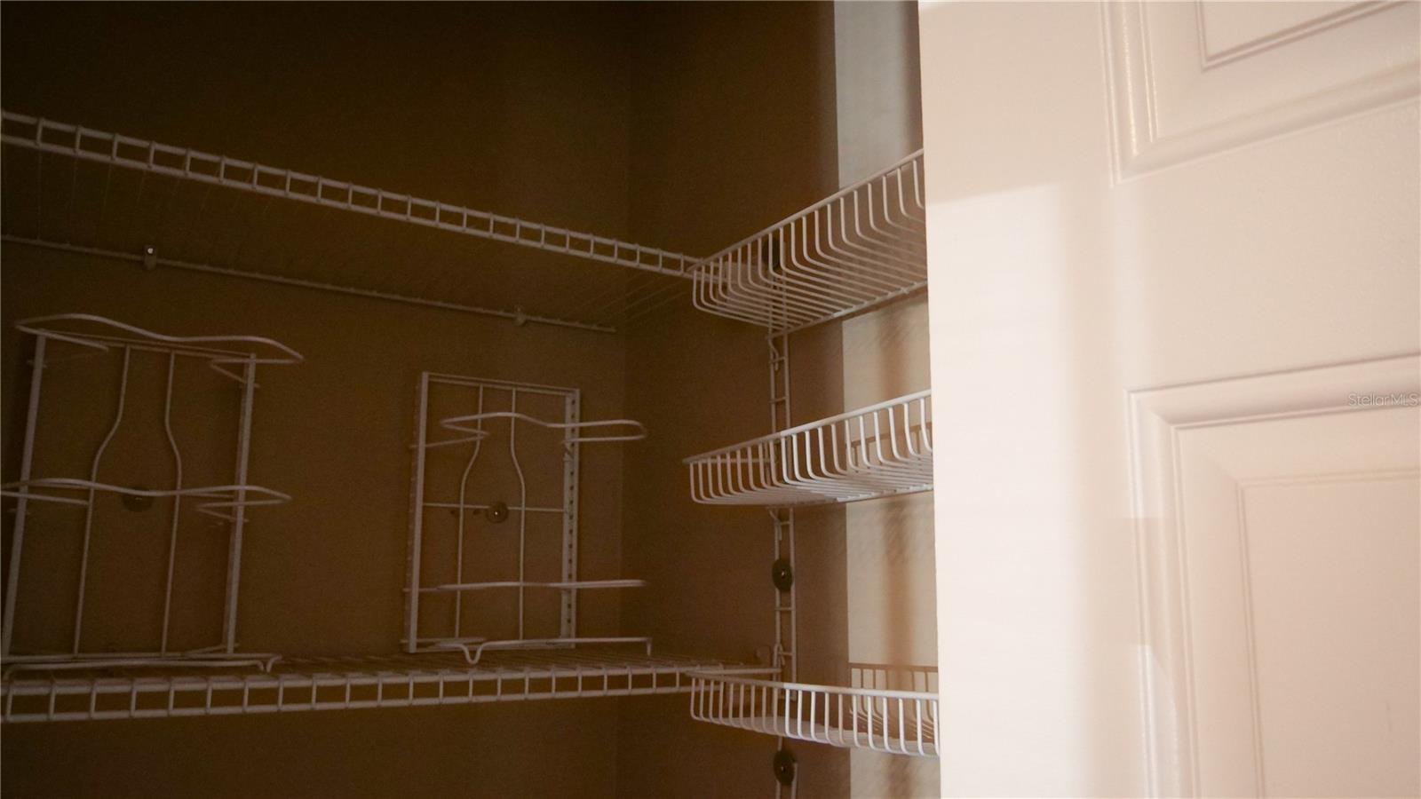 Image 19 of 40 For 964 Helmsle Court 100