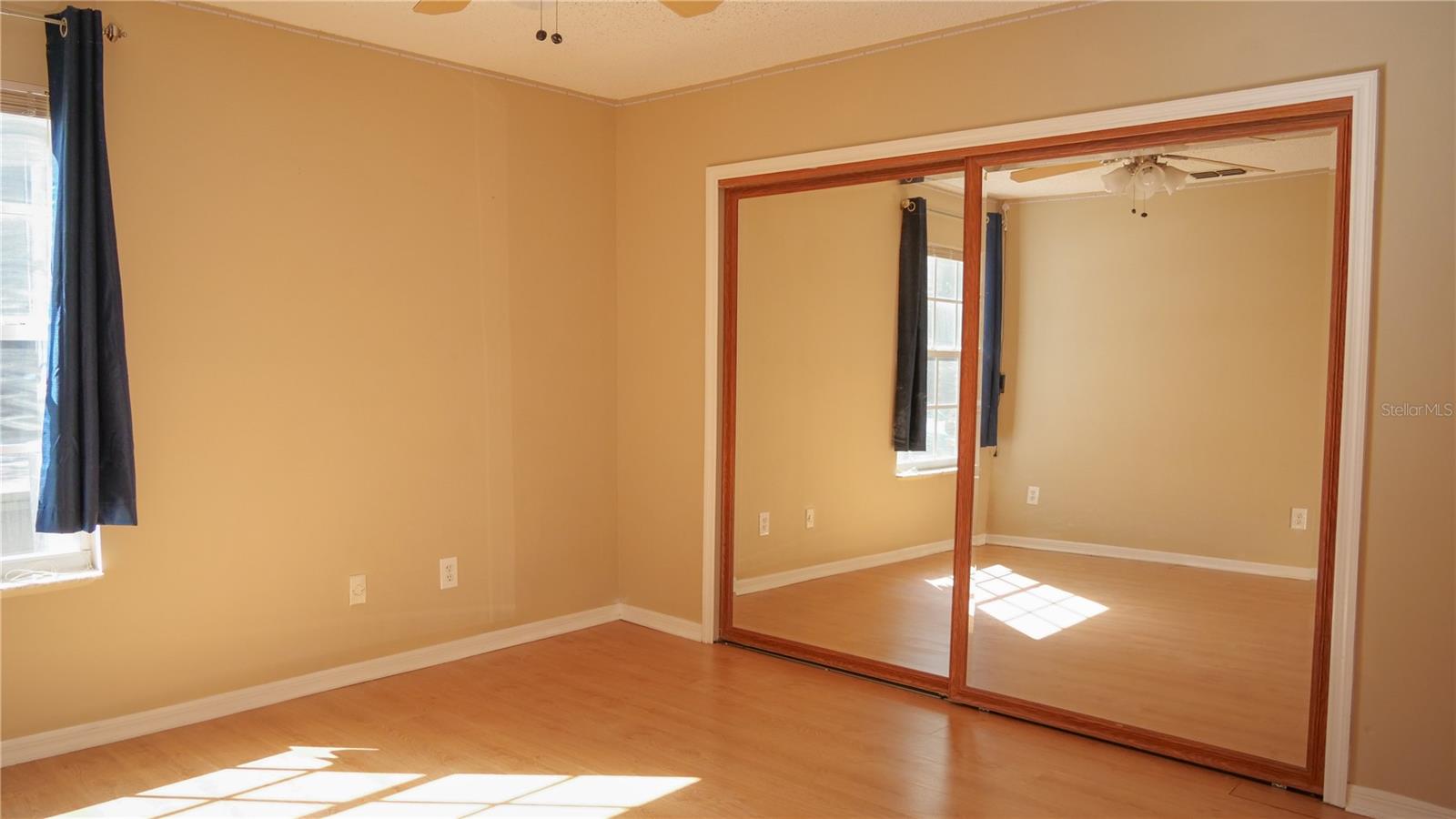 Image 23 of 40 For 964 Helmsle Court 100