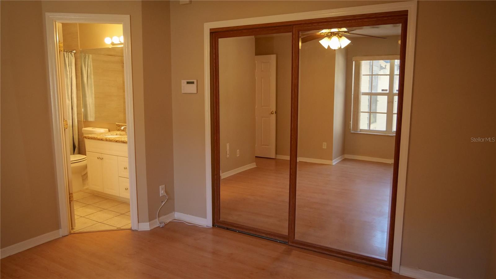 Image 25 of 40 For 964 Helmsle Court 100