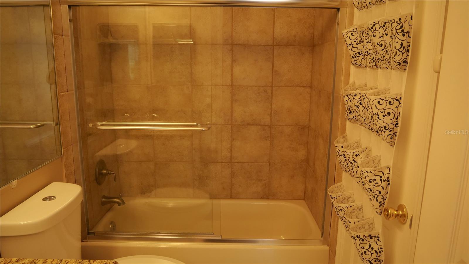 Image 29 of 40 For 964 Helmsle Court 100