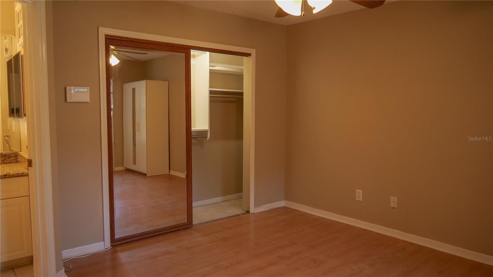 Image 31 of 40 For 964 Helmsle Court 100