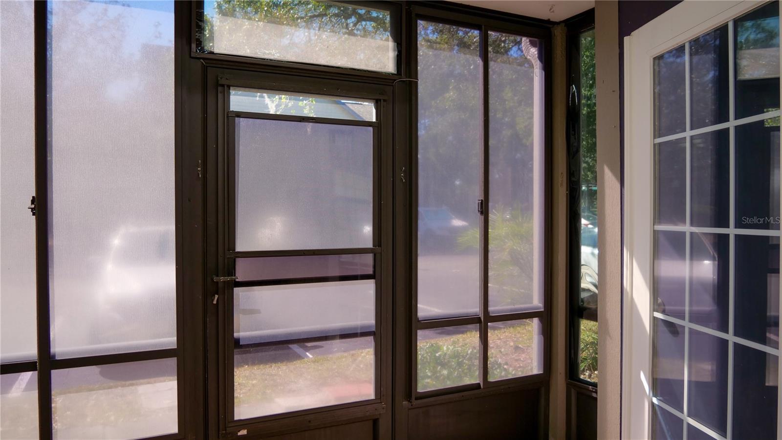 Image 37 of 40 For 964 Helmsle Court 100