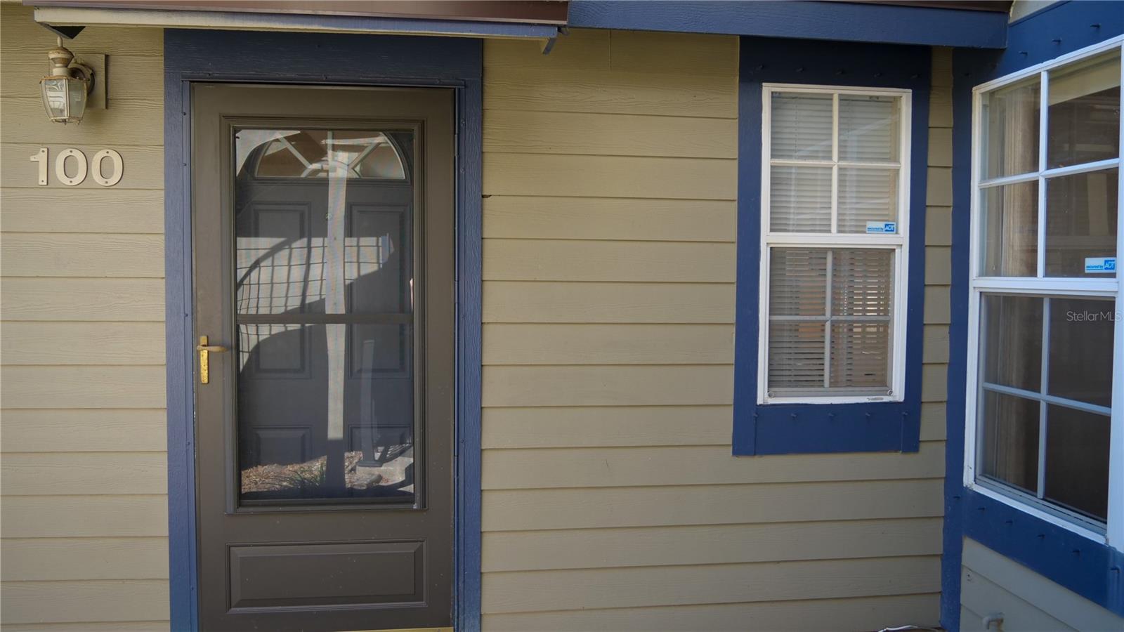 Image 5 of 40 For 964 Helmsle Court 100