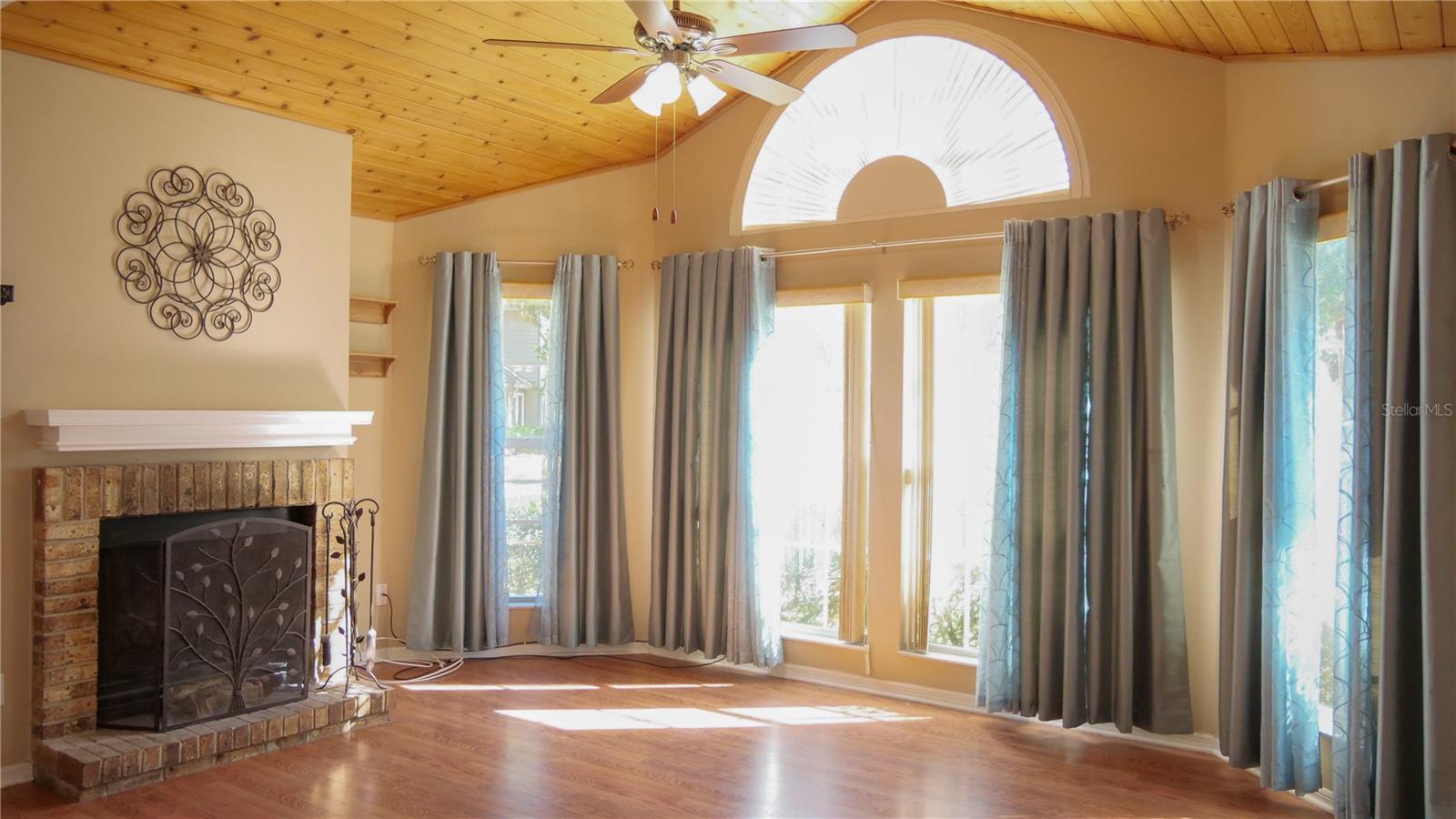 Image 7 of 40 For 964 Helmsle Court 100