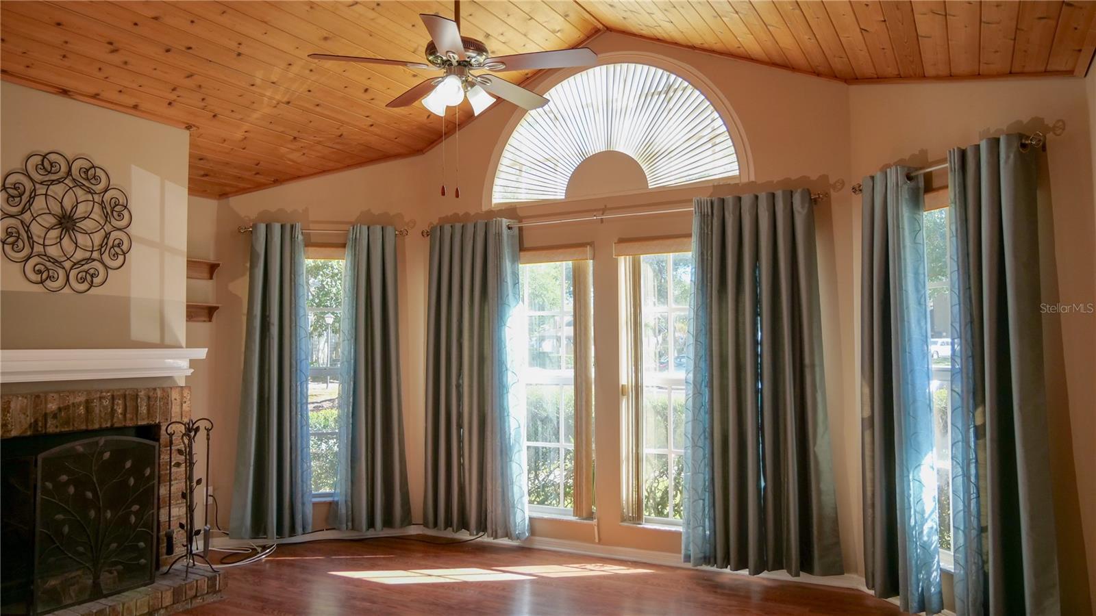 Image 9 of 40 For 964 Helmsle Court 100