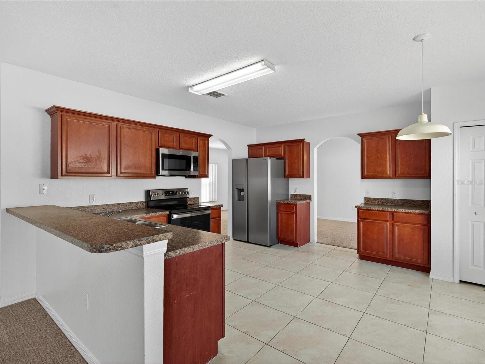 Image 10 of 37 For 556 Viceroy Court