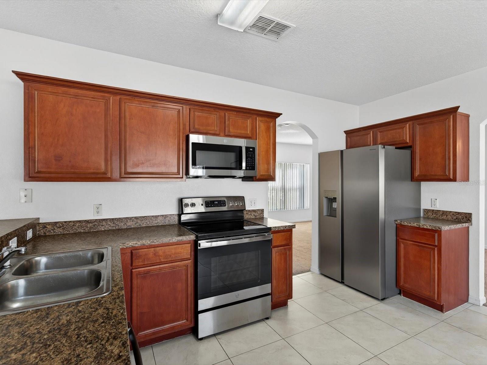 Image 12 of 37 For 556 Viceroy Court