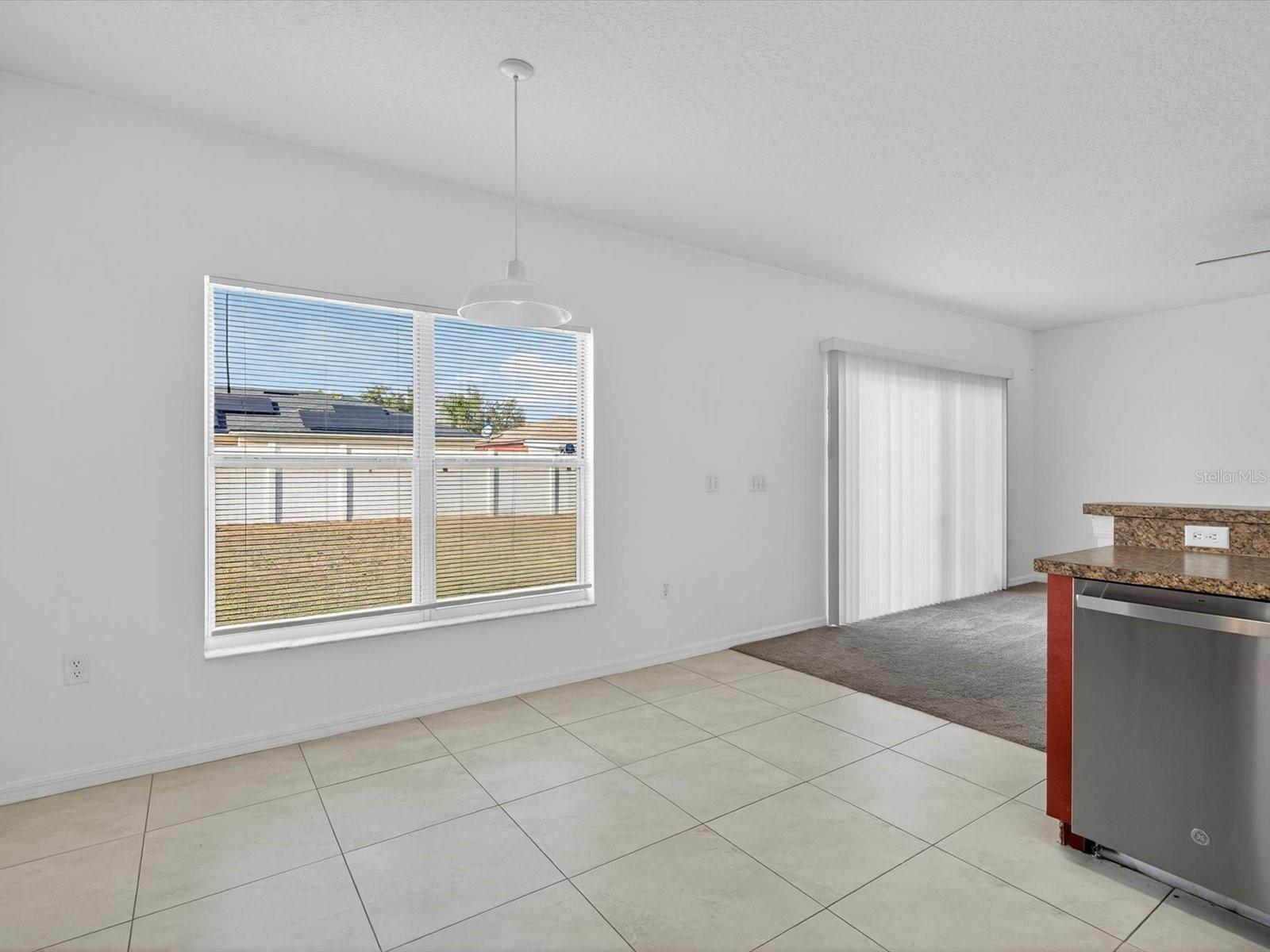 Image 13 of 37 For 556 Viceroy Court