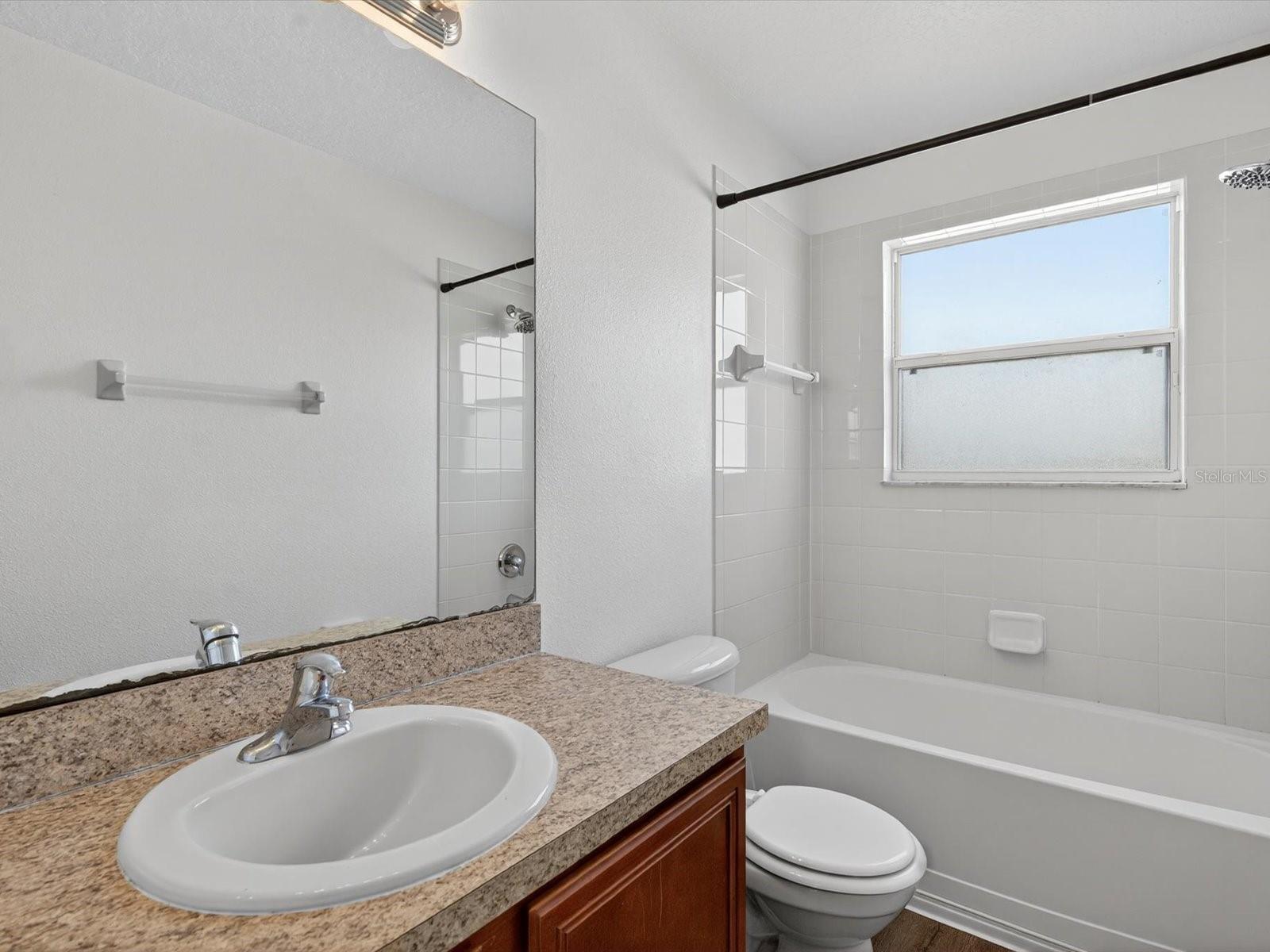 Image 26 of 37 For 556 Viceroy Court