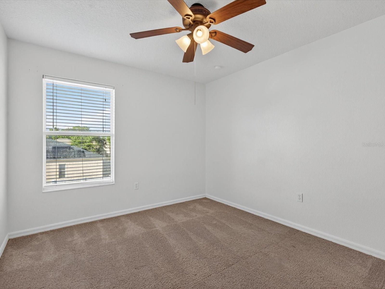 Image 27 of 37 For 556 Viceroy Court