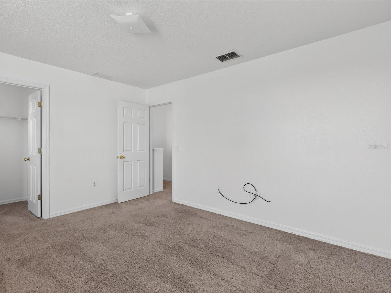 Image 30 of 37 For 556 Viceroy Court