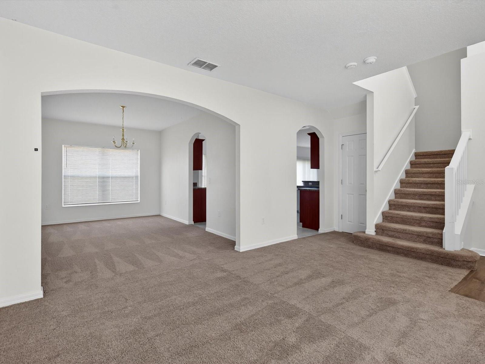 Image 7 of 37 For 556 Viceroy Court