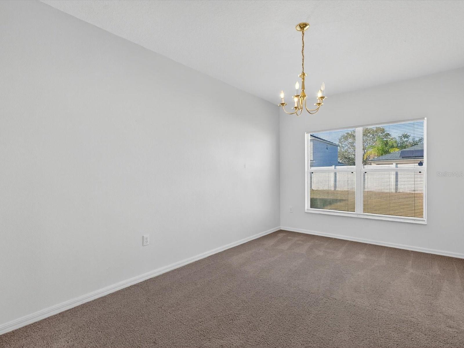 Image 8 of 37 For 556 Viceroy Court