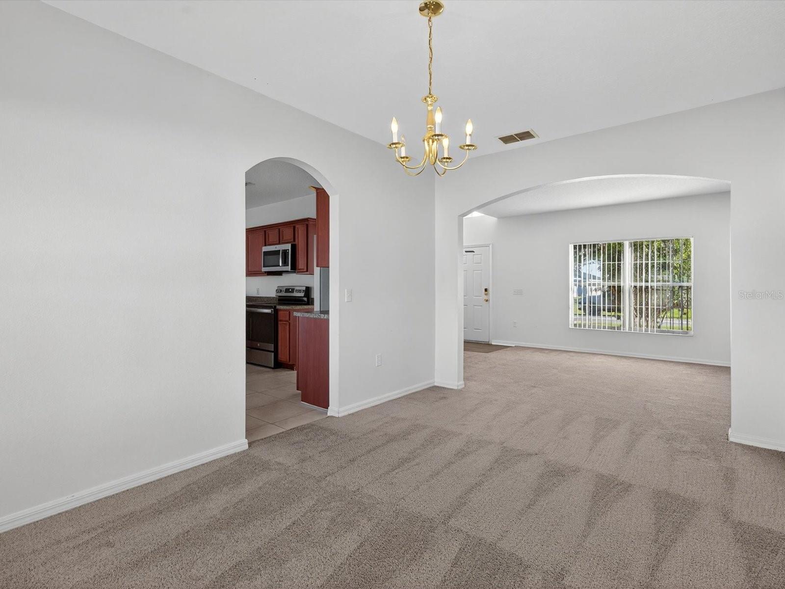 Image 9 of 37 For 556 Viceroy Court