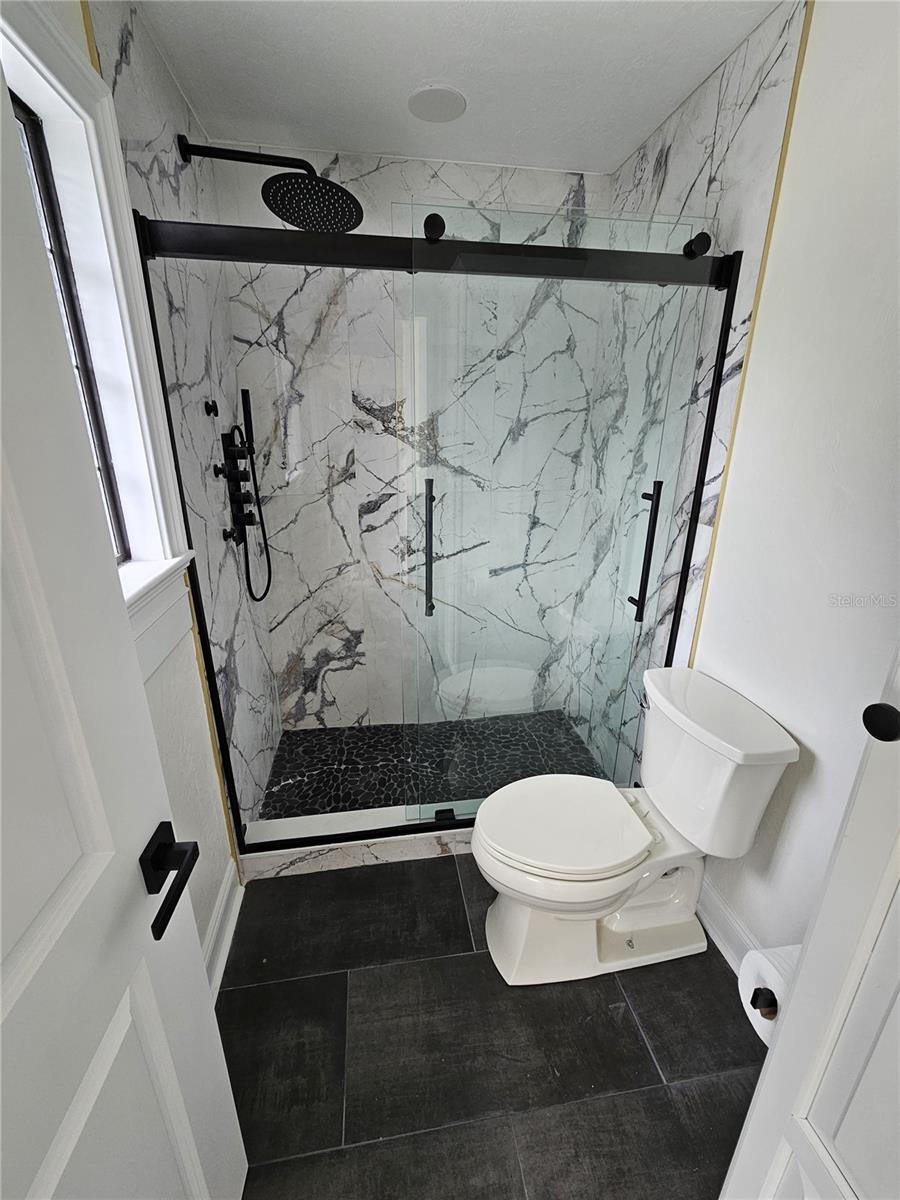 Image 17 of 23 For 3575 24th Avenue Road