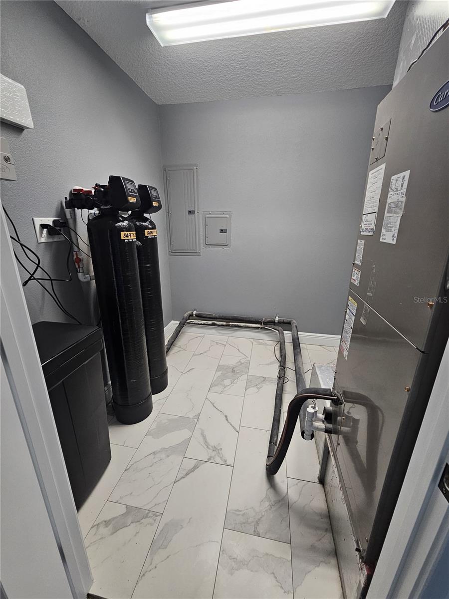 Image 19 of 23 For 3575 24th Avenue Road