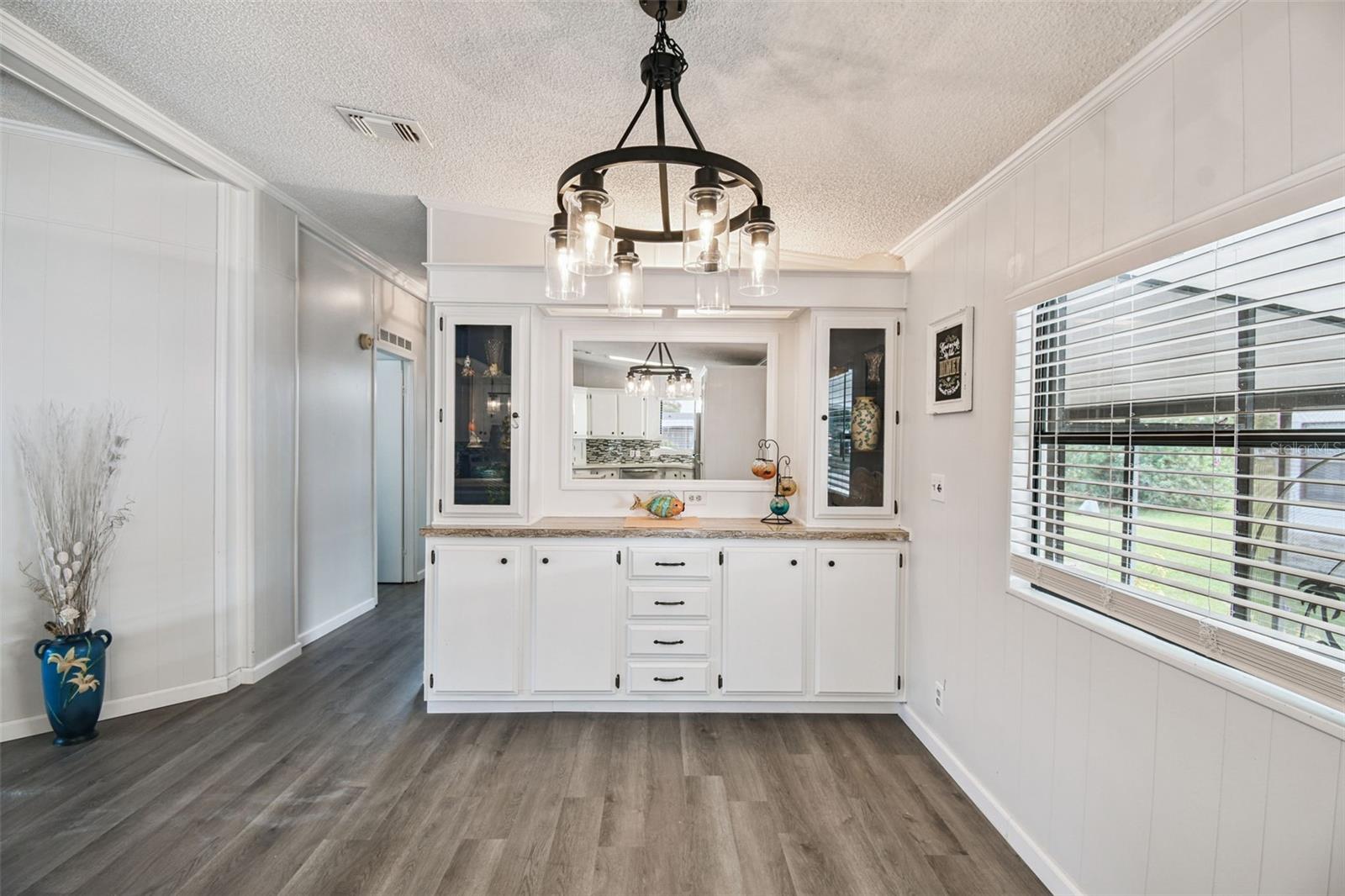 Image 10 of 32 For 711 Polo Park Boulevard