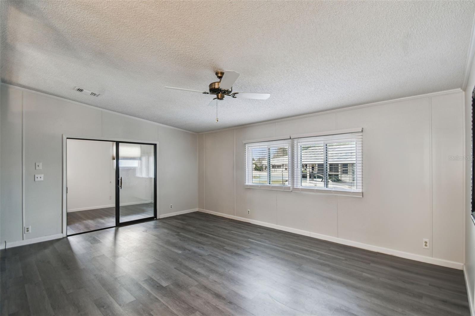 Image 13 of 32 For 711 Polo Park Boulevard