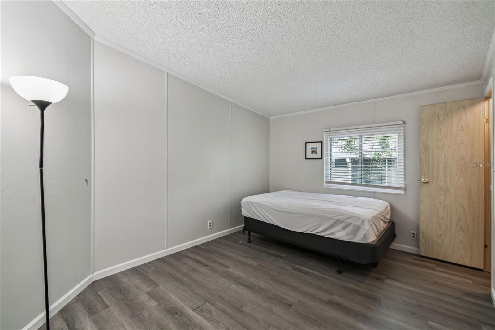 Image 17 of 32 For 711 Polo Park Boulevard