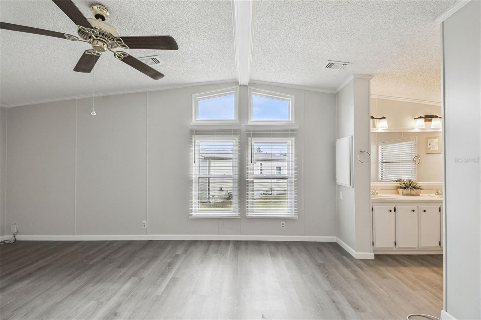 Image 21 of 32 For 711 Polo Park Boulevard