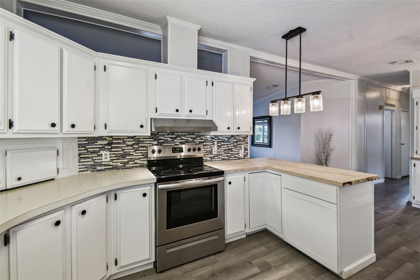 Image 9 of 32 For 711 Polo Park Boulevard