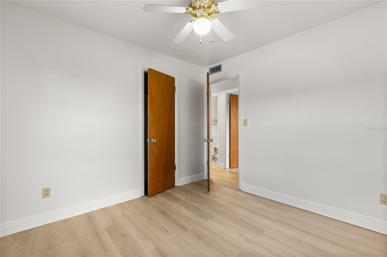 Image 16 of 27 For 3642 Periwinkle Drive