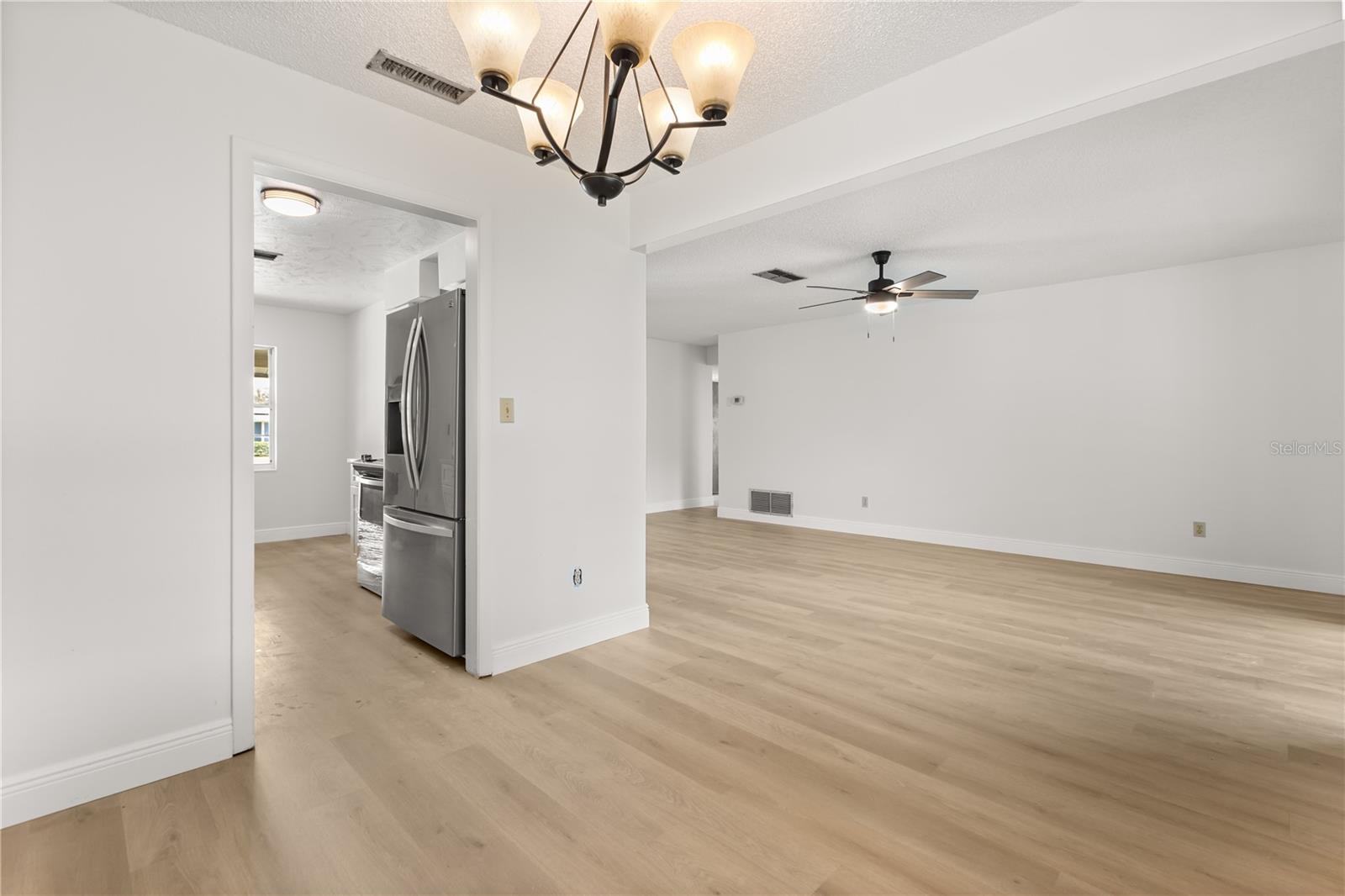 Image 4 of 27 For 3642 Periwinkle Drive