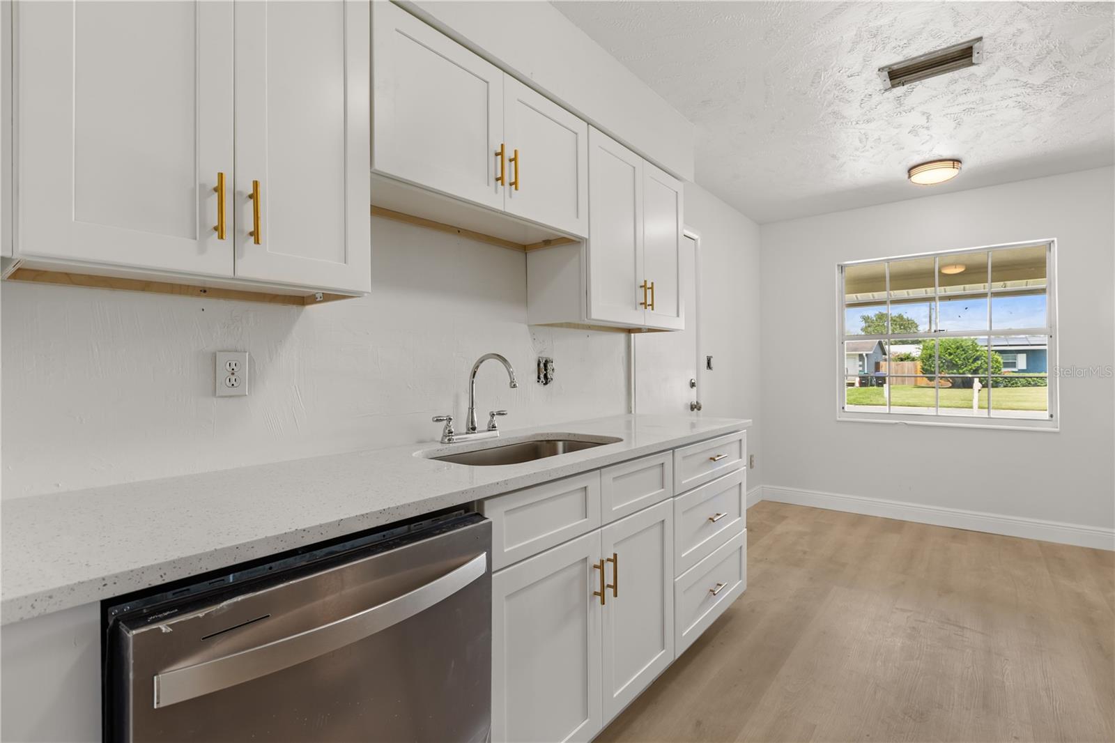 Image 7 of 27 For 3642 Periwinkle Drive