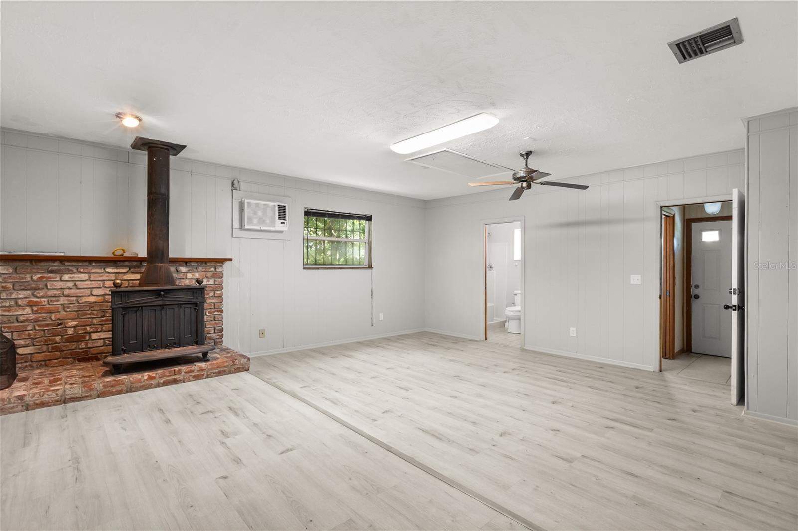 Image 9 of 27 For 3642 Periwinkle Drive