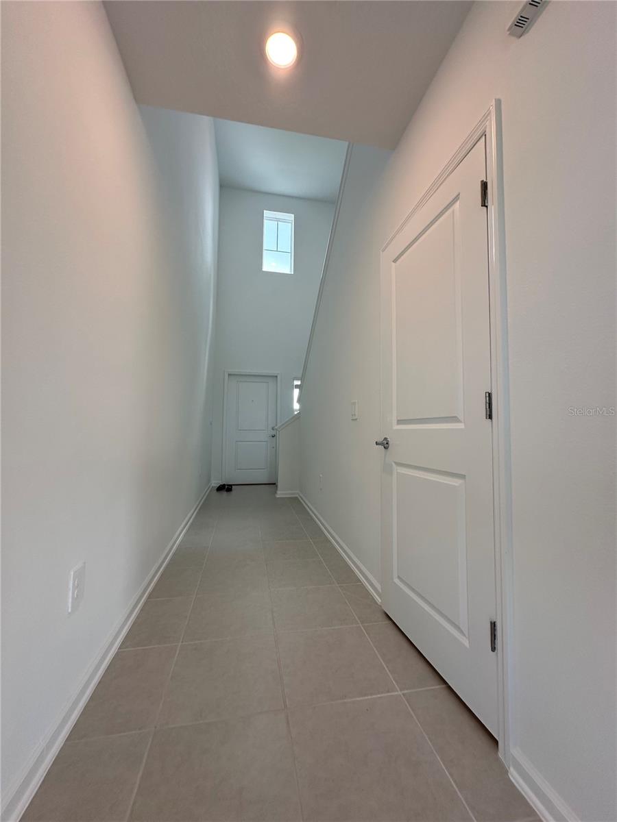 Image 20 of 29 For 5695 Ficus Aurea St