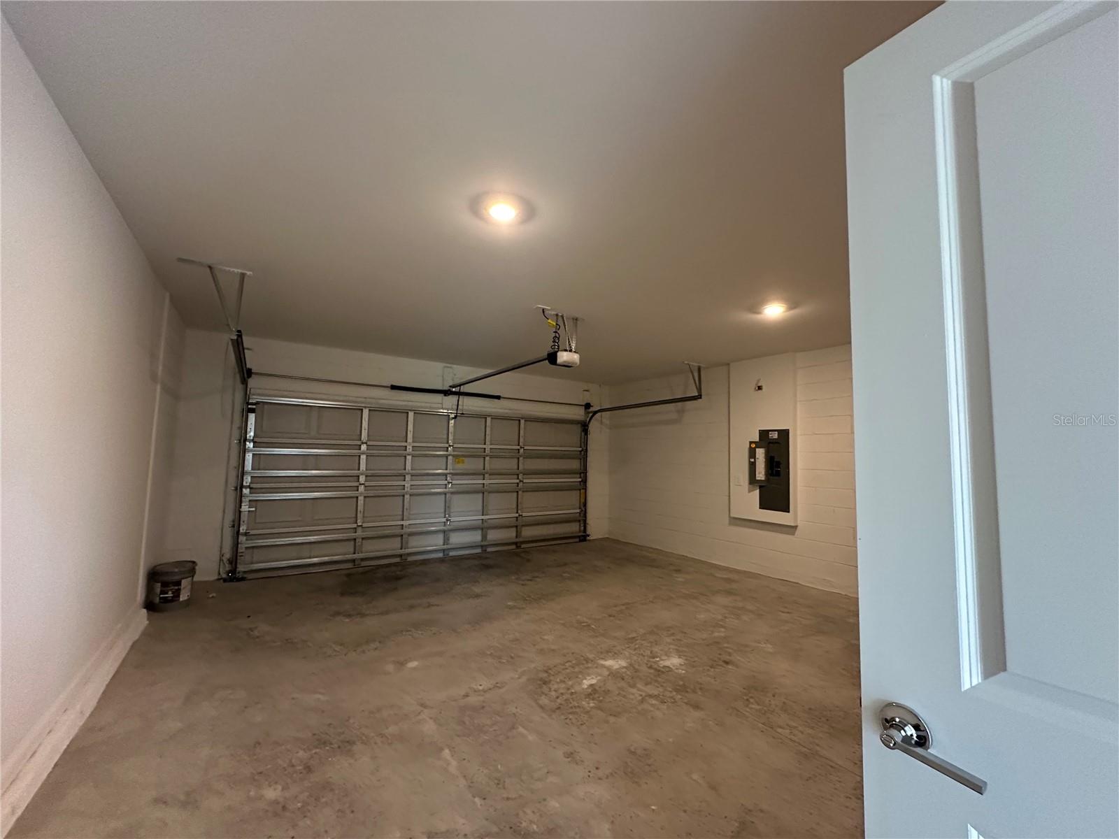 Image 21 of 29 For 5695 Ficus Aurea St