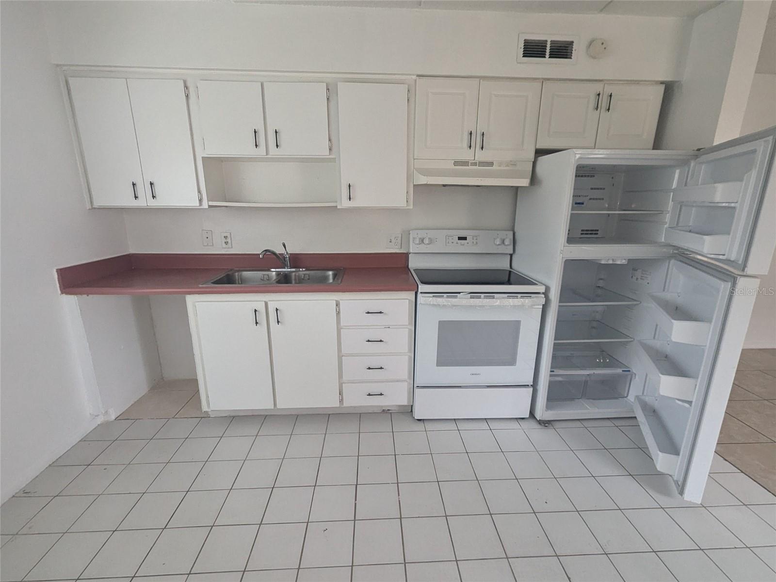 Image 10 of 11 For 710 Michigan Court 1