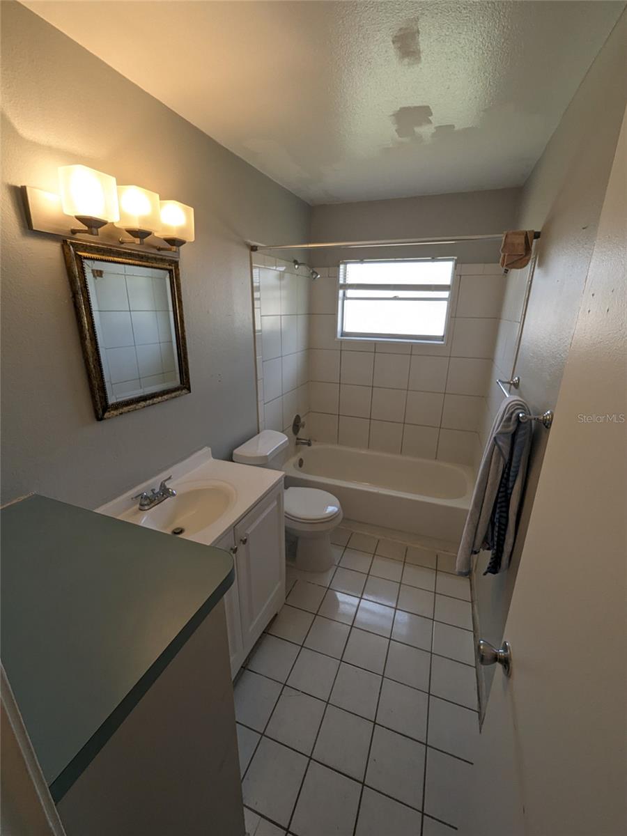 Image 6 of 11 For 710 Michigan Court 1