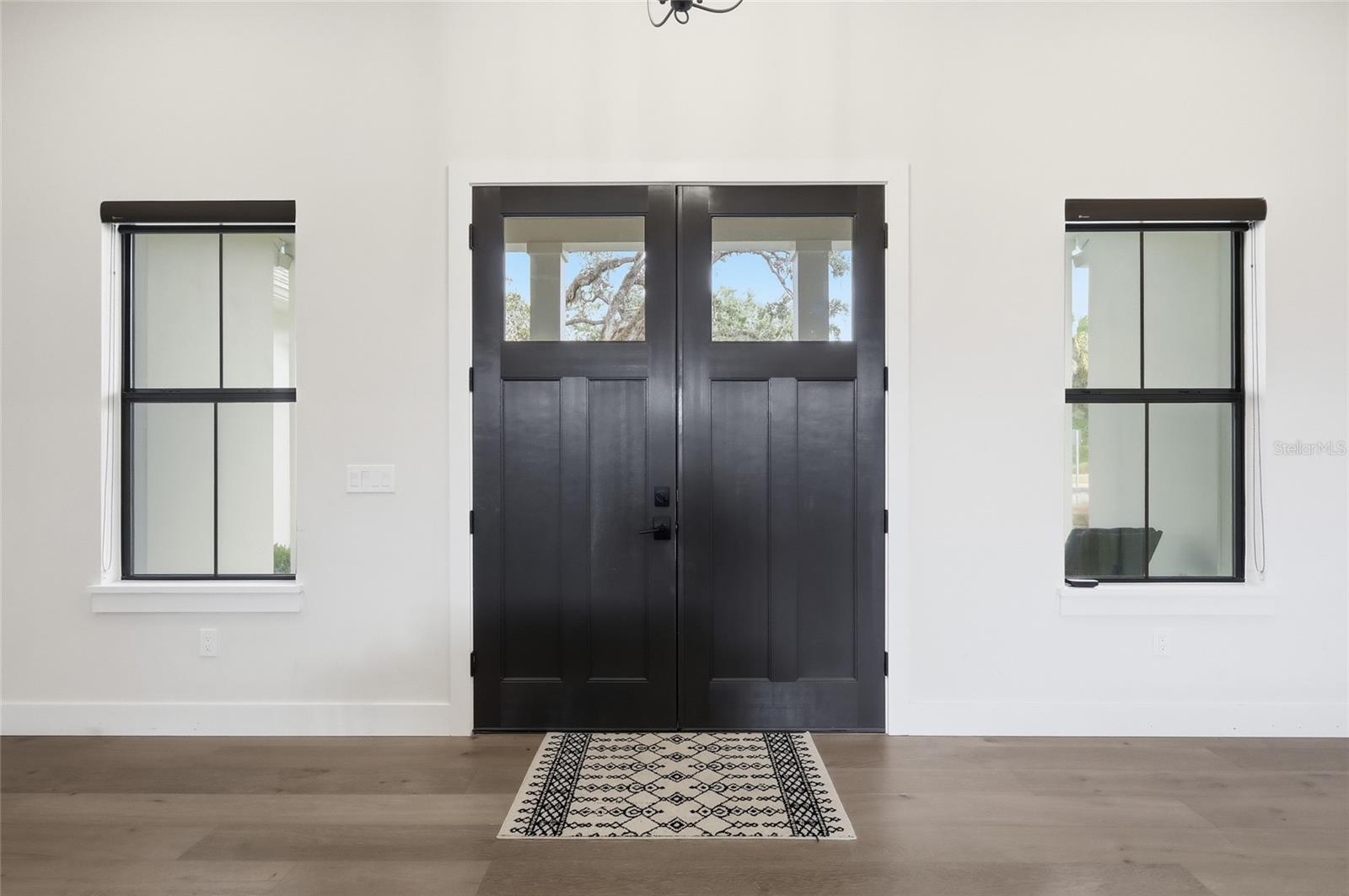 Image 11 of 86 For 15210 Oakland Avenue