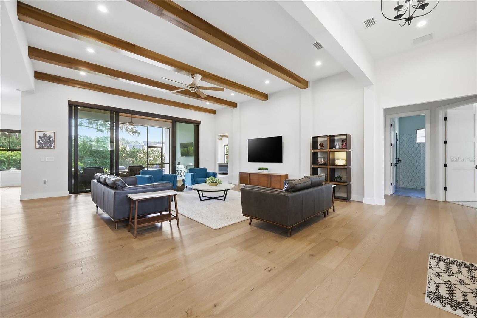 Image 14 of 86 For 15210 Oakland Avenue