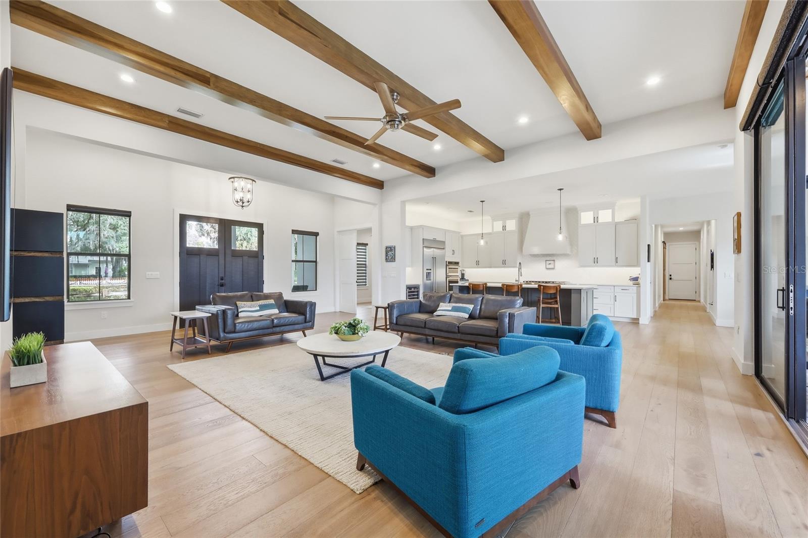 Image 16 of 86 For 15210 Oakland Avenue